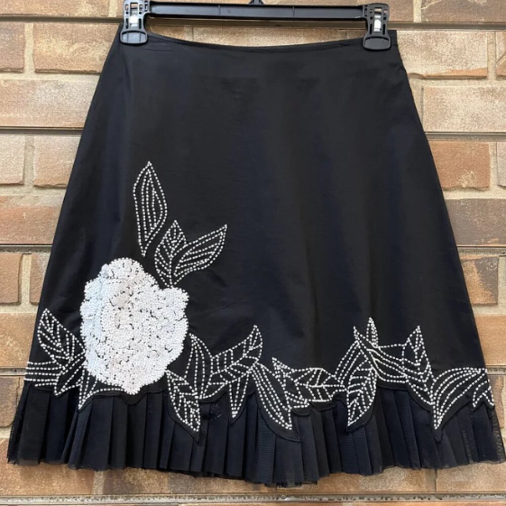 Cache Black & White Sequin Beaded Floral Pleated Mesh Skirt Size 0